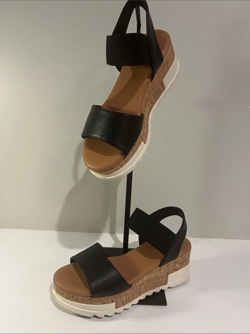 Dream Pairs Black & Tan Cork Platform Sandals